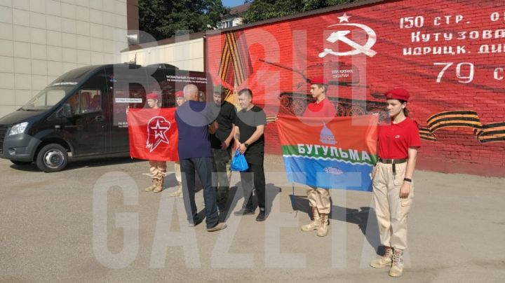 Еще два бугульминца подписали контракт с Министерством обороны России