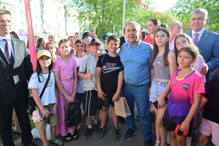 Минниханов призвал жителей Набережные Челны беречь обновленные пространства