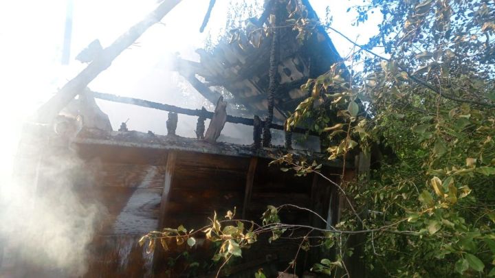 В Бугульме сгорела баня