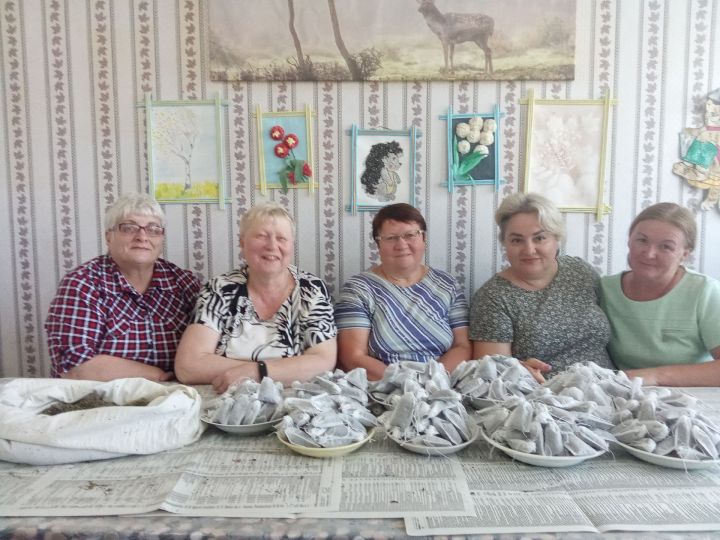 В Бугульминском районе изготовили чай для бойцов СВО
