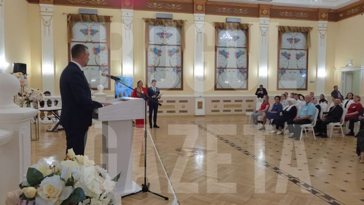 Торжественный прием лучших семей провели в местном загсе