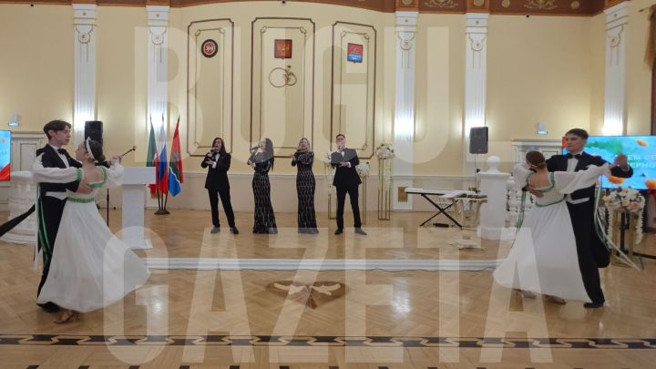 Торжественный прием лучших семей провели в местном загсе