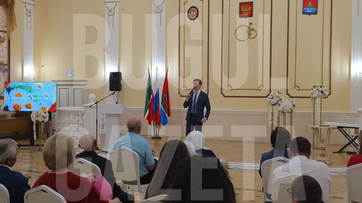 Торжественный прием лучших семей провели в местном загсе