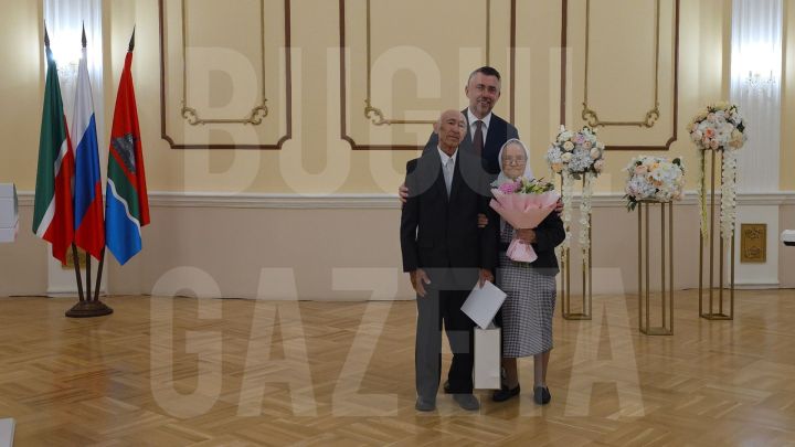 Торжественный прием лучших семей провели в местном загсе