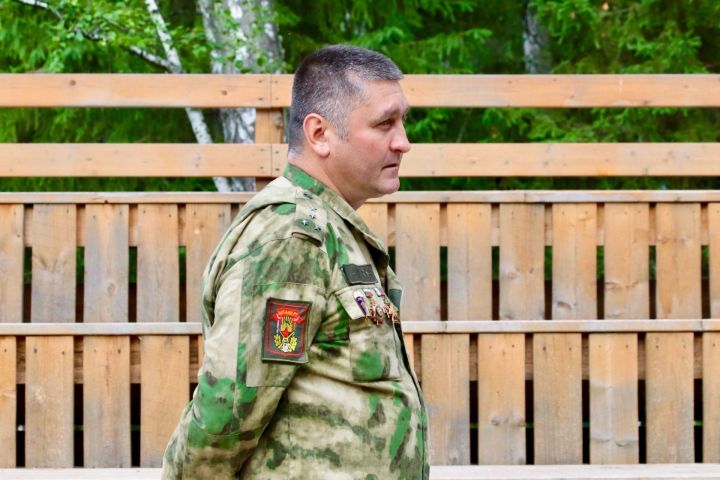 Бугульминские школьники встретились с героем специальной военной операции
