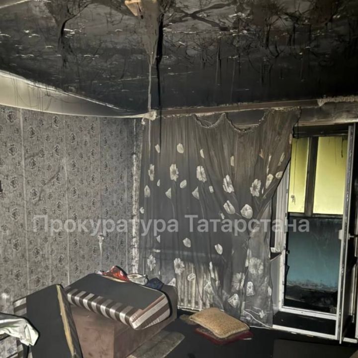На пожаре в многоэтажке в Бугульме погибли мужчина и женщина