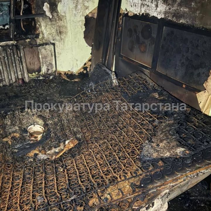 На пожаре в многоэтажке в Бугульме погибли мужчина и женщина