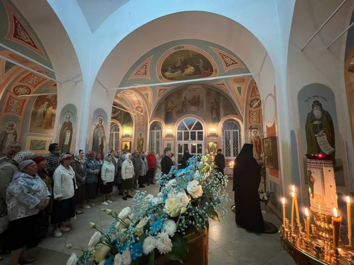 В канун Успения Пресвятой Богородицы в монастыре Бугульмы прошла праздничная служба