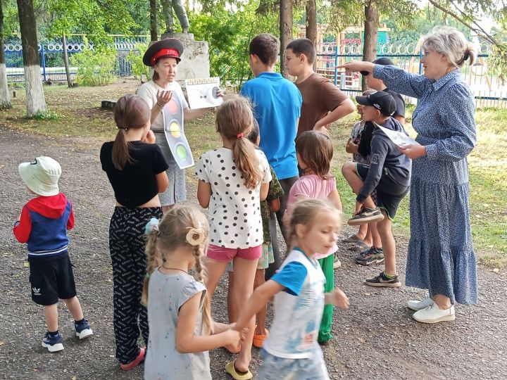 В Бугульминском районе отпраздновали день рождения светофора