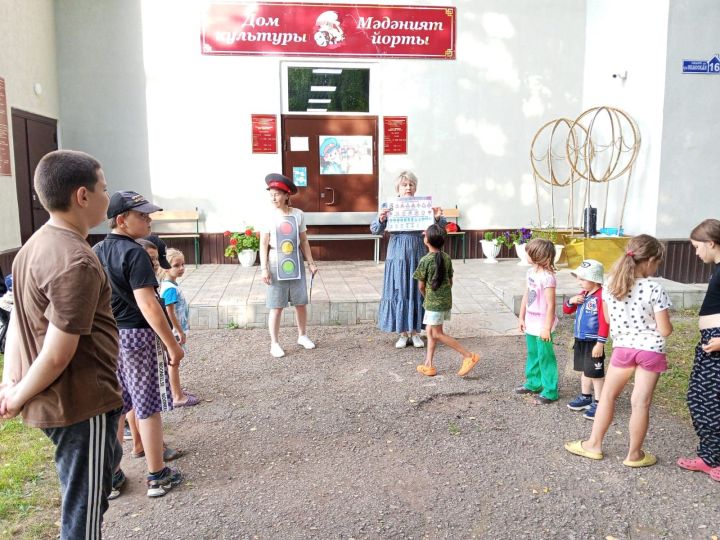 В Бугульминском районе отпраздновали день рождения светофора