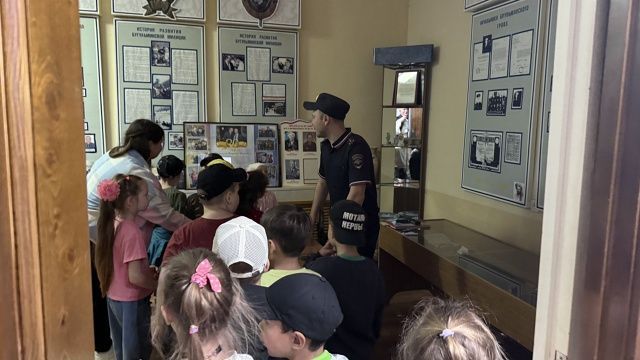 Юные бугульминцы с экскурсией посетили правоохранительные органы