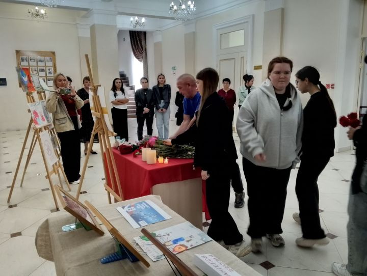 В Бугульминском районе организовали выставку «Город ангелов. Беслан»