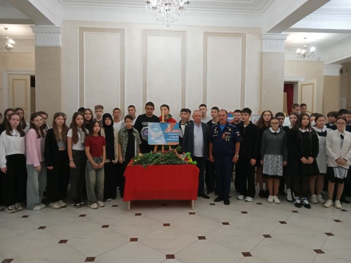 В Бугульминском районе организовали выставку «Город ангелов. Беслан»