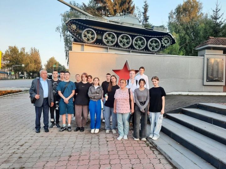 Иногородним первокурсникам колледжа устроили экскурсию по Бугульме