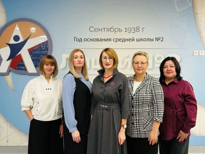 Бөгелмә укытучылары илнең иң көчле педагогик командалары исемлегенә керде