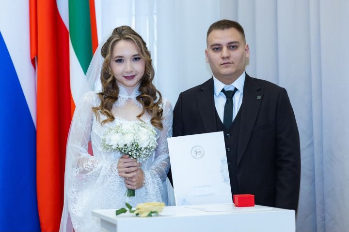 Бөгелмәлеләр Данила һәм Ангелина Казанда никахларын теркәү тантанасында булдылар