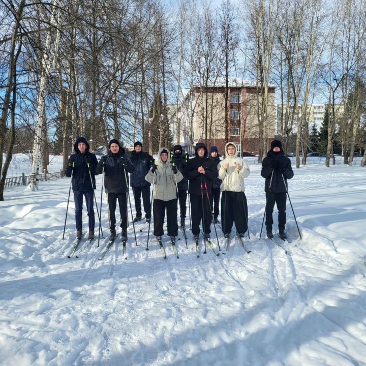 Первокурсники БМТ вышли на лыжню: более 60 студентов сдали нормы ГТО
