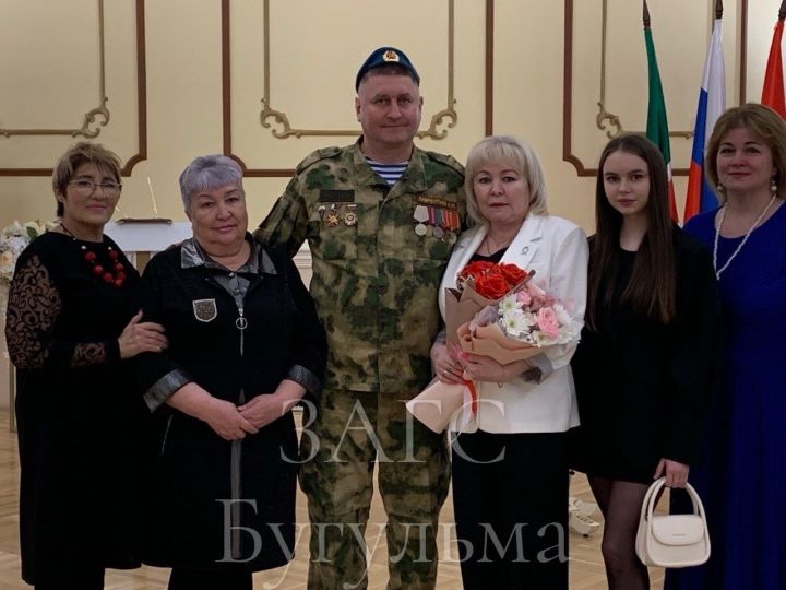 Семья Лаврентьевых из Бугульмы отметила 25-летие совместной жизни