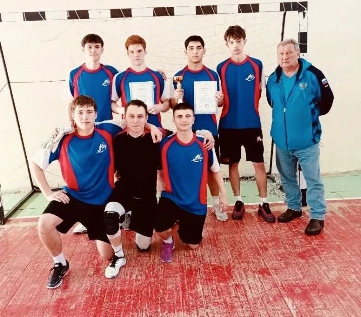 Бугульминцы одержали победу в состязаниях по футзалу