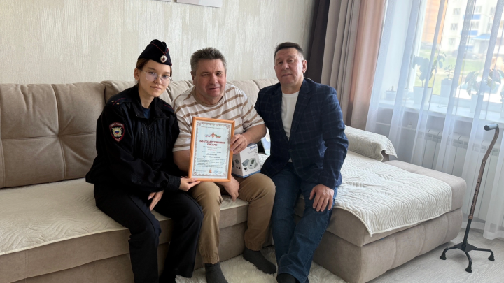 «Спасибо за службу»: ветеранов ГАИ в Бугульме поздравили с юбилеем и вручили тонометры