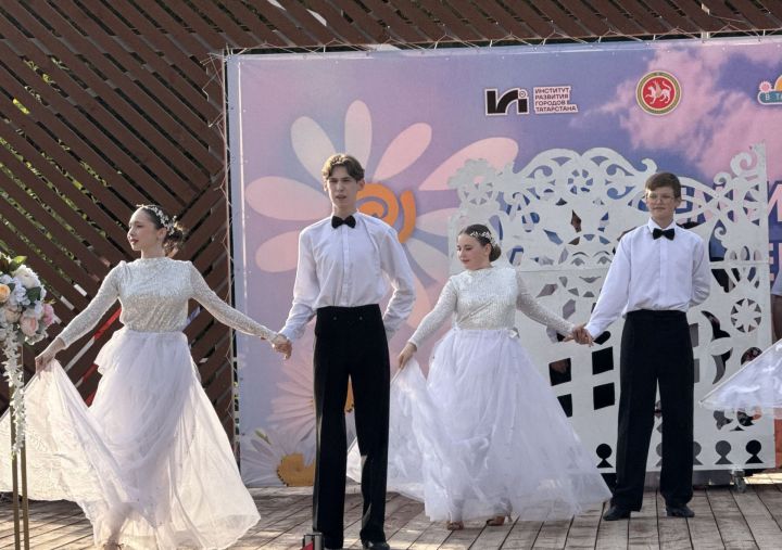 Самые крепкие пары Бугульмы поздравили с Днем семьи, любви и верности