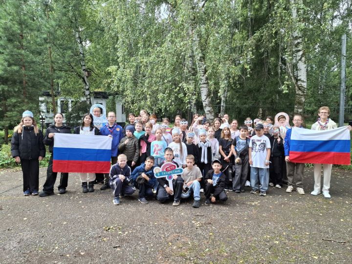 В Бугульме прошло праздничное мероприятие «Триколор России» в преддверии Дня Государственного флага