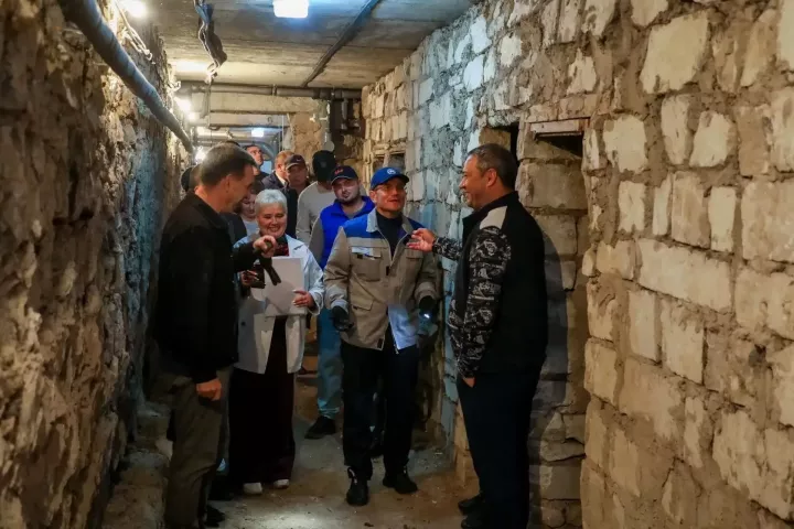 Глава Бугульминского района проверил ход капремонта многоквартирных домов