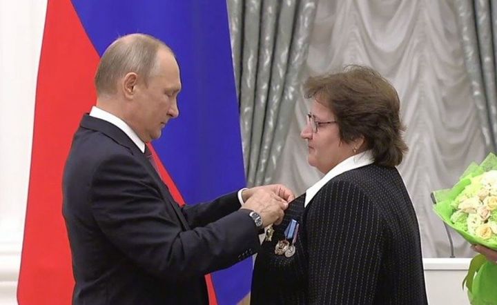 Владимир Путин наградил жительницу Нижнекамска Орденом Дружбы